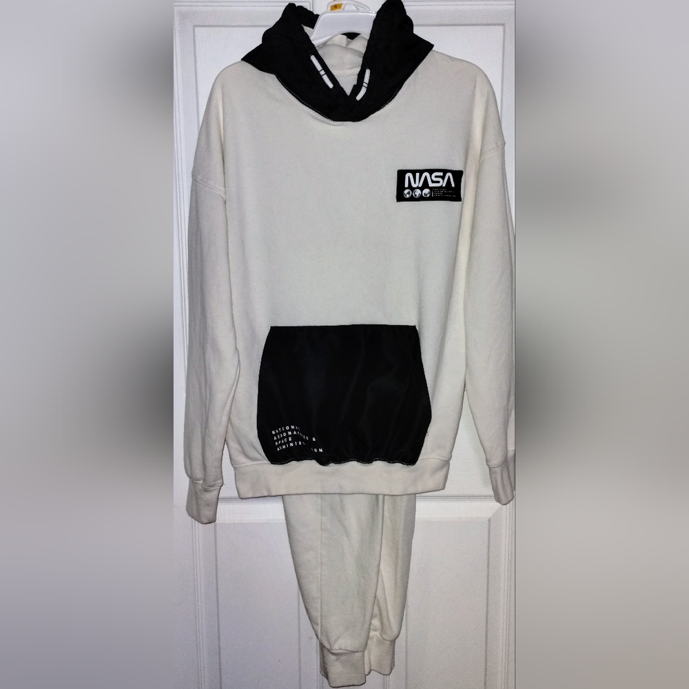 H&M Brand Boy's 2pc NASA Sweat set Size 16/18 Great condition